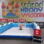 Fotografie 12. Zábavná atrakce snowbordové nebo surfové prkno